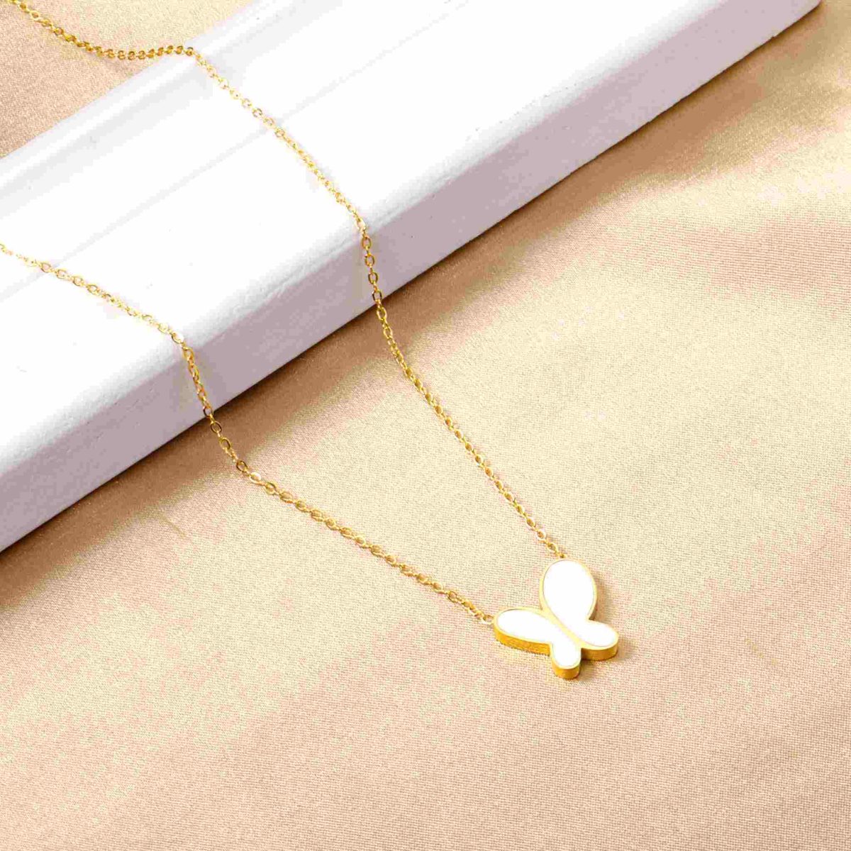 Náhrdelník CELESTÉ z chirurgickej ocele