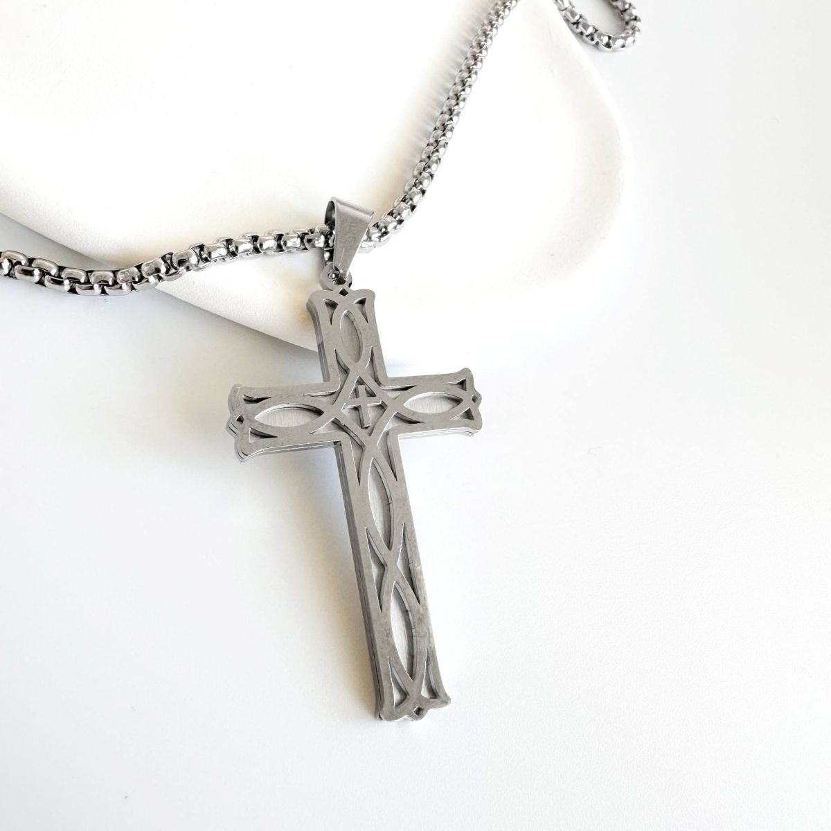 Pánsky strieborný náhrdelník GAS z chirurgickej ocele s príveskom kríža SINARI 5