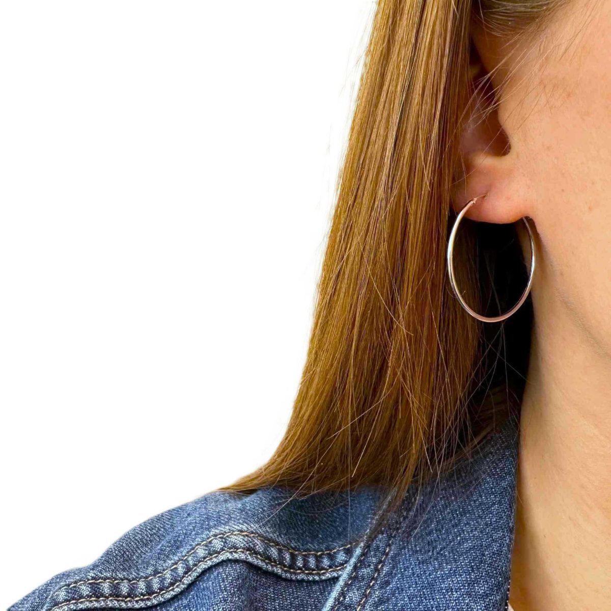 Strieborné okrúhle náušnice NORA v minimalistickom štýle SINARI
