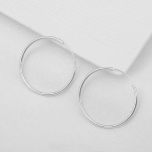 Strieborné okrúhle náušnice NORA v minimalistickom štýle SINARI 3