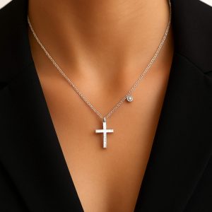 Strieborný náhrdelník AJA s príveskom kríža SINARI 8